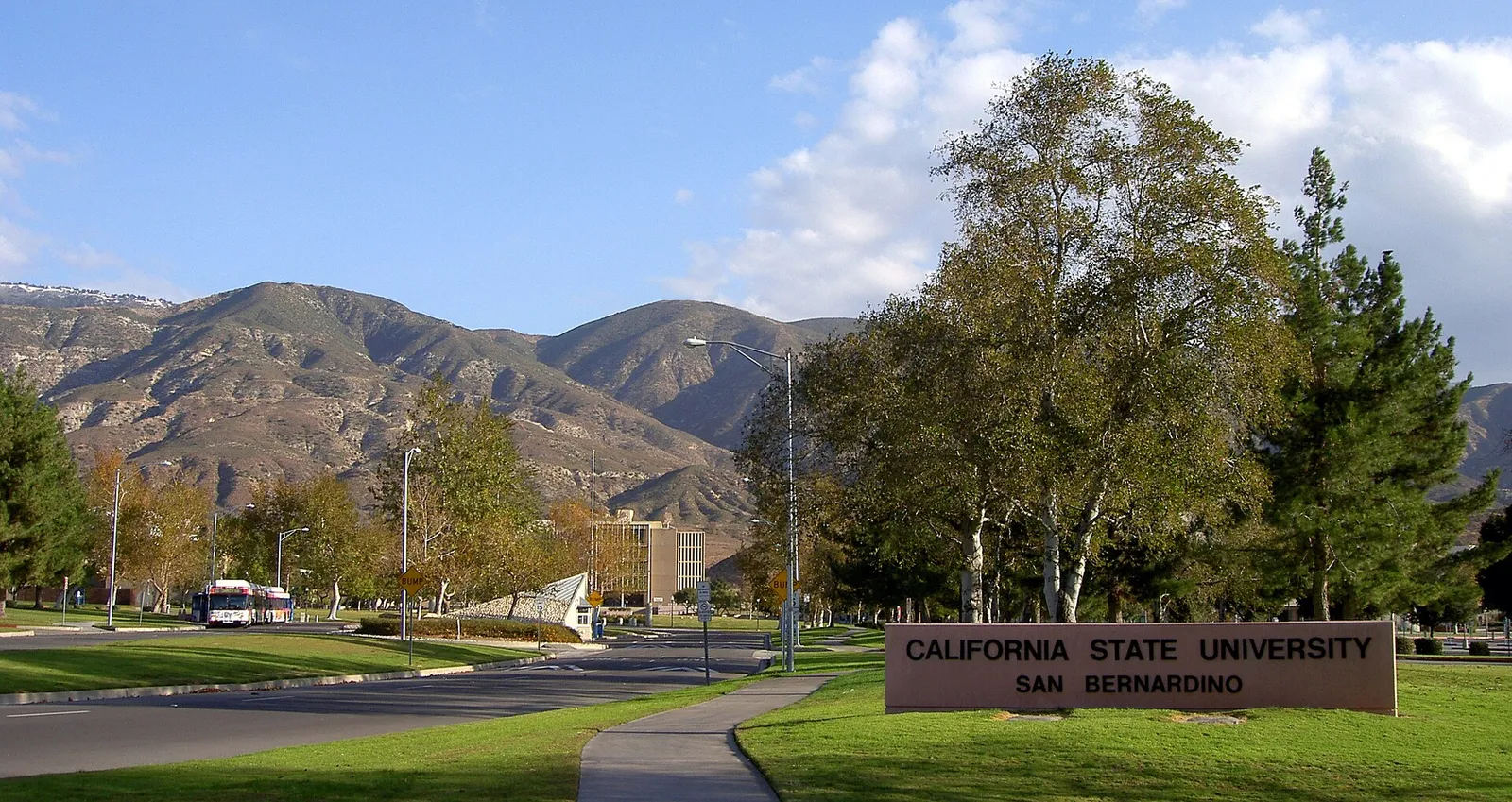 The University Avenue entrance to Cal State San Bernardino