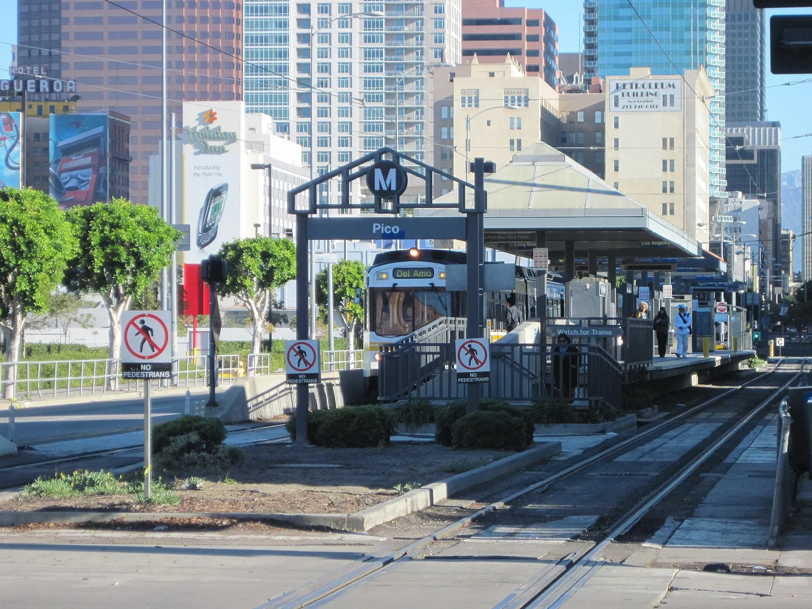 A Los Angeles Metro rail station platform