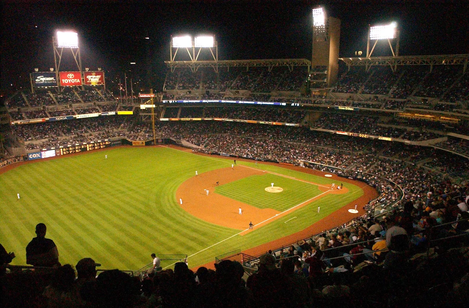 A baseball diamond seen from behind home plate