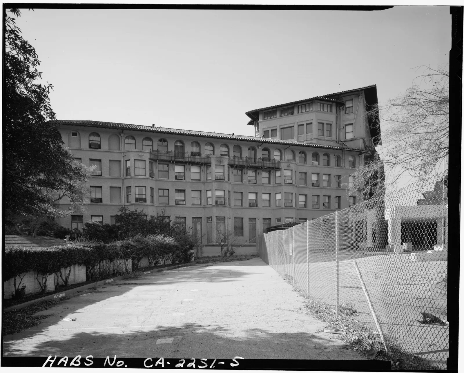 The Huntington Hotel in Pasadena, now the Langham Huntington (historic survey photo)
