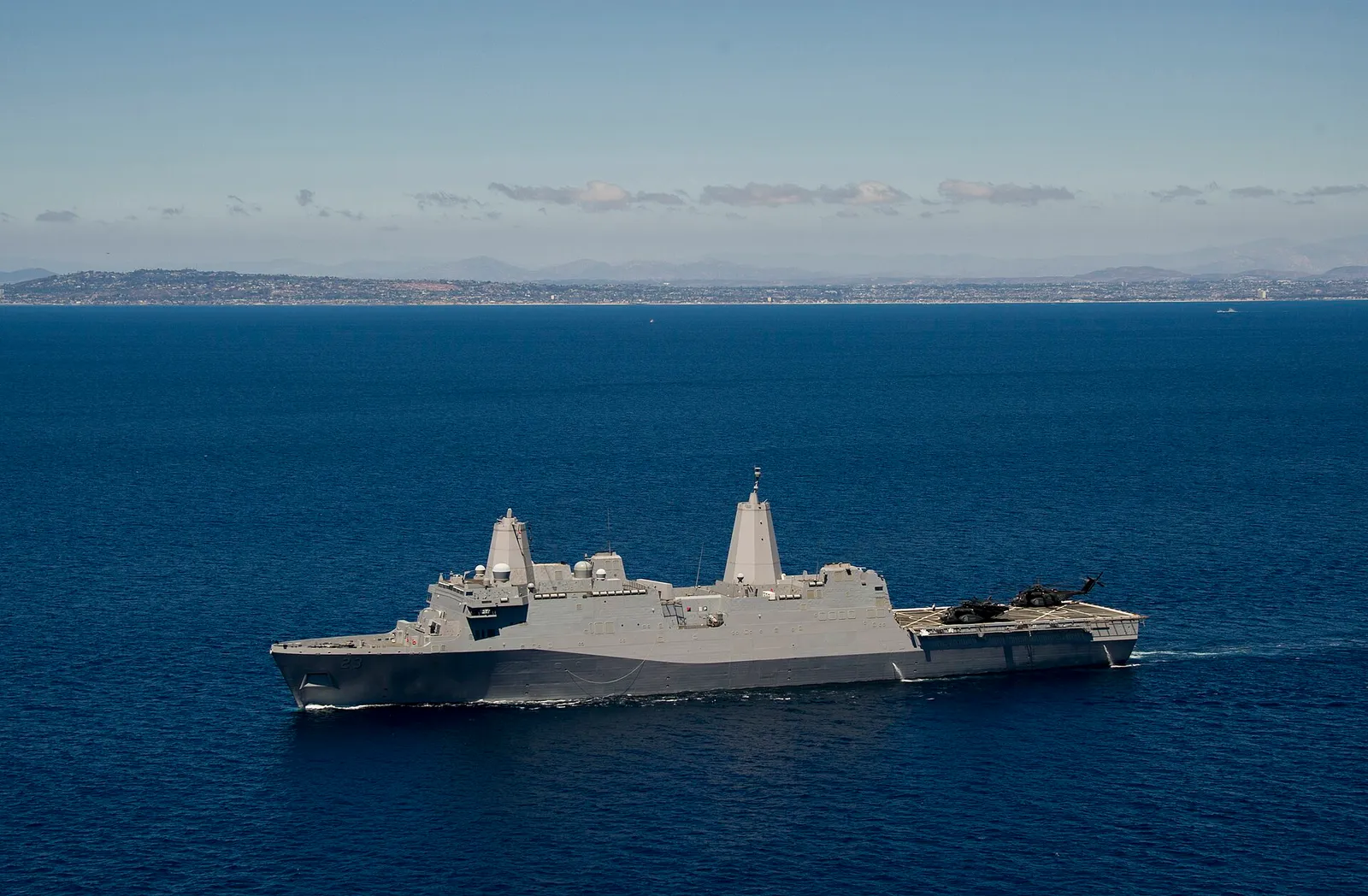 The amphibious transport dock USS Anchorage (LPD-23) underway.