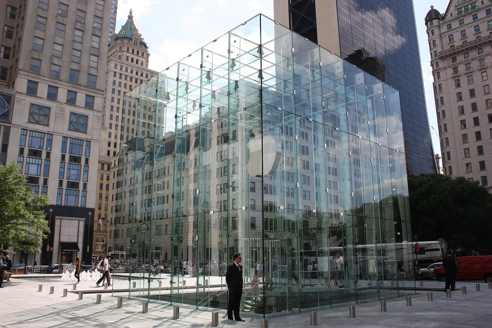 The glass cube entrance of an Apple Store (file photo).