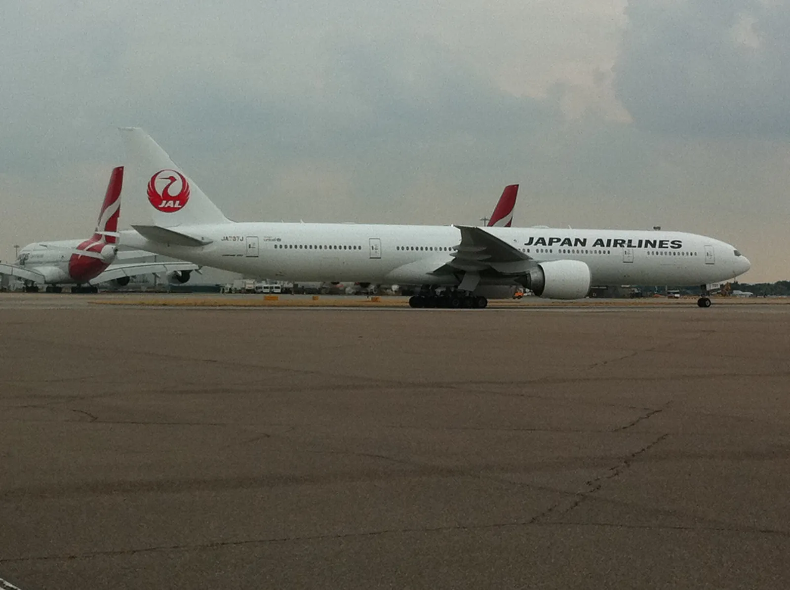 A Japan Airlines Boeing 777.