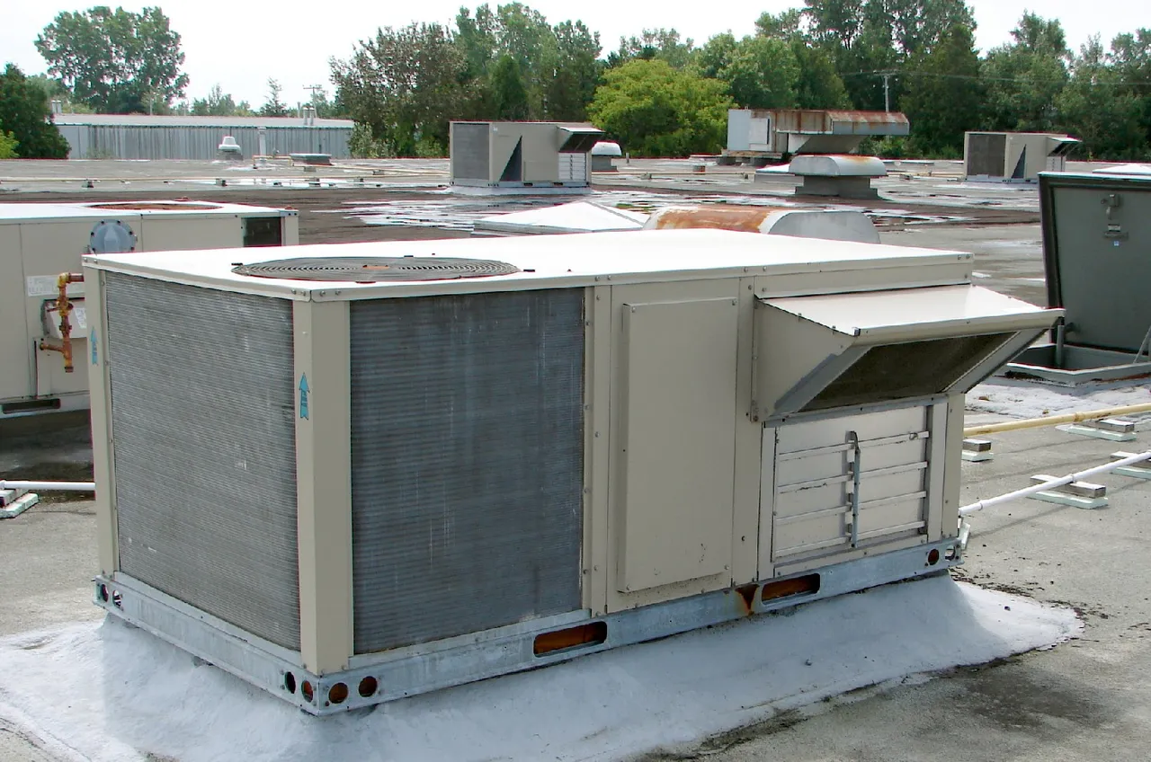 Rooftop packaged air conditioning units