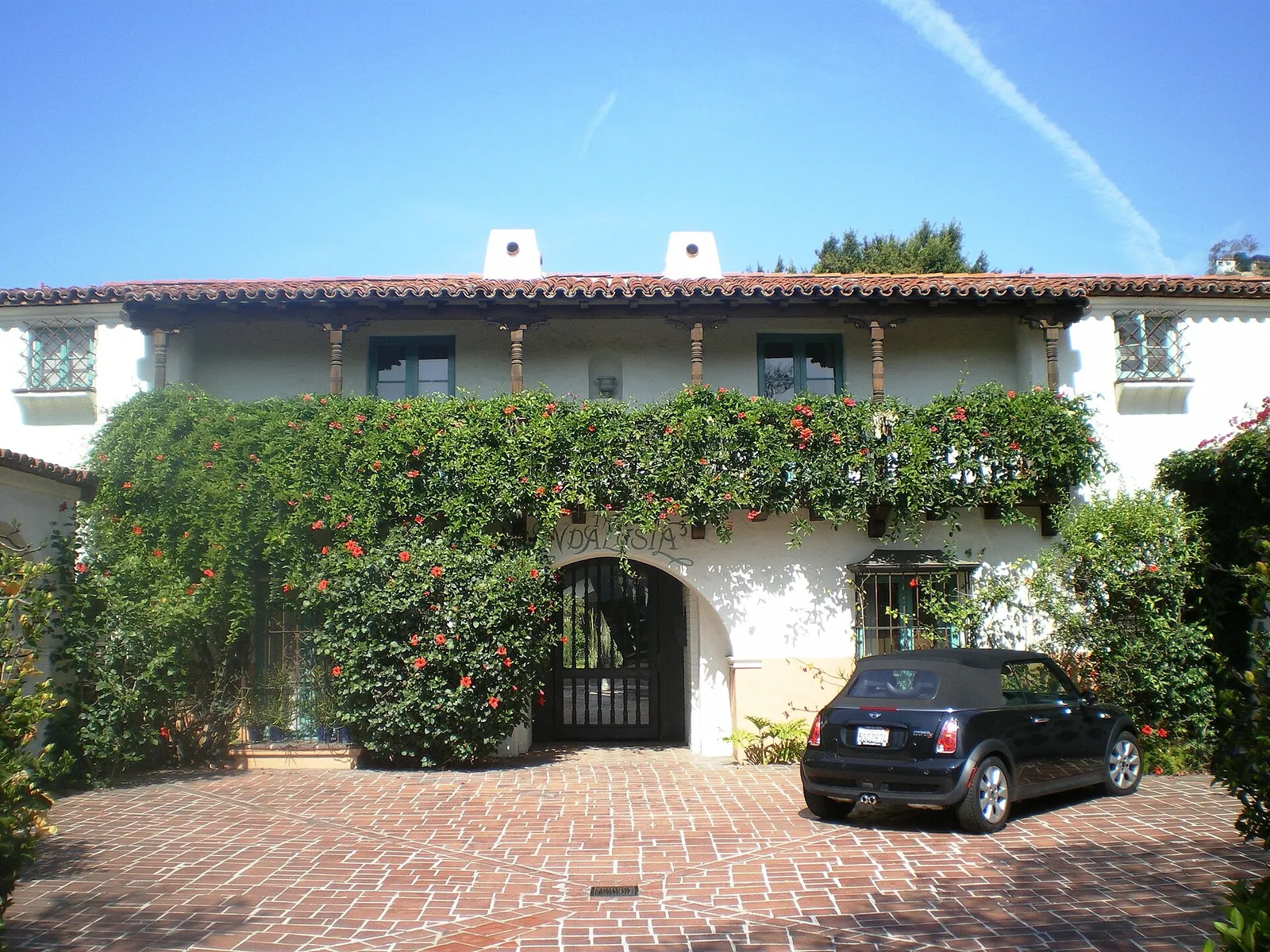 An apartment building in Los Angeles