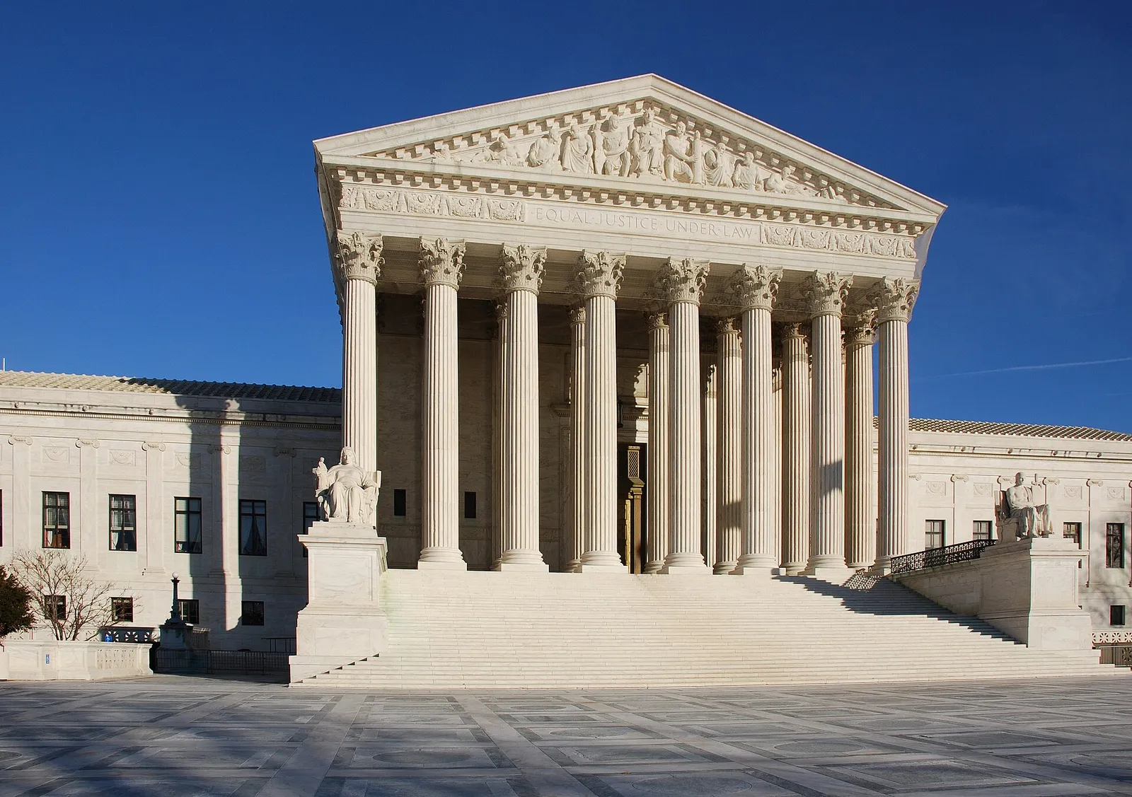The U.S. Supreme Court building in Washington (file photo).